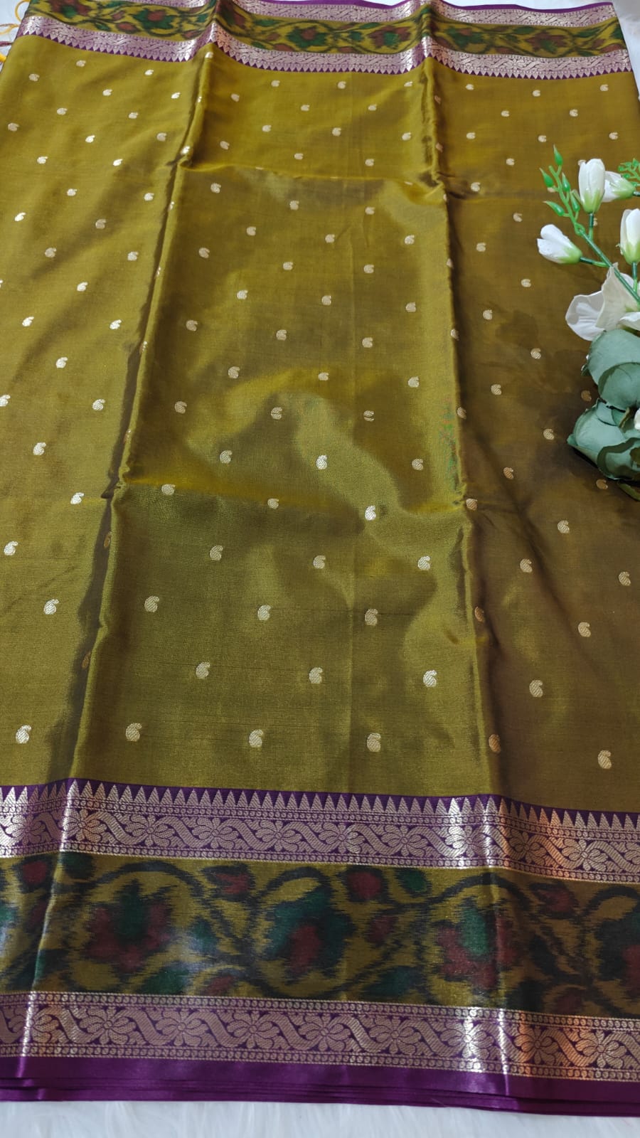 Dual Shade Mehendhi Green Semi Soft Silk Saree With Pochampally Print