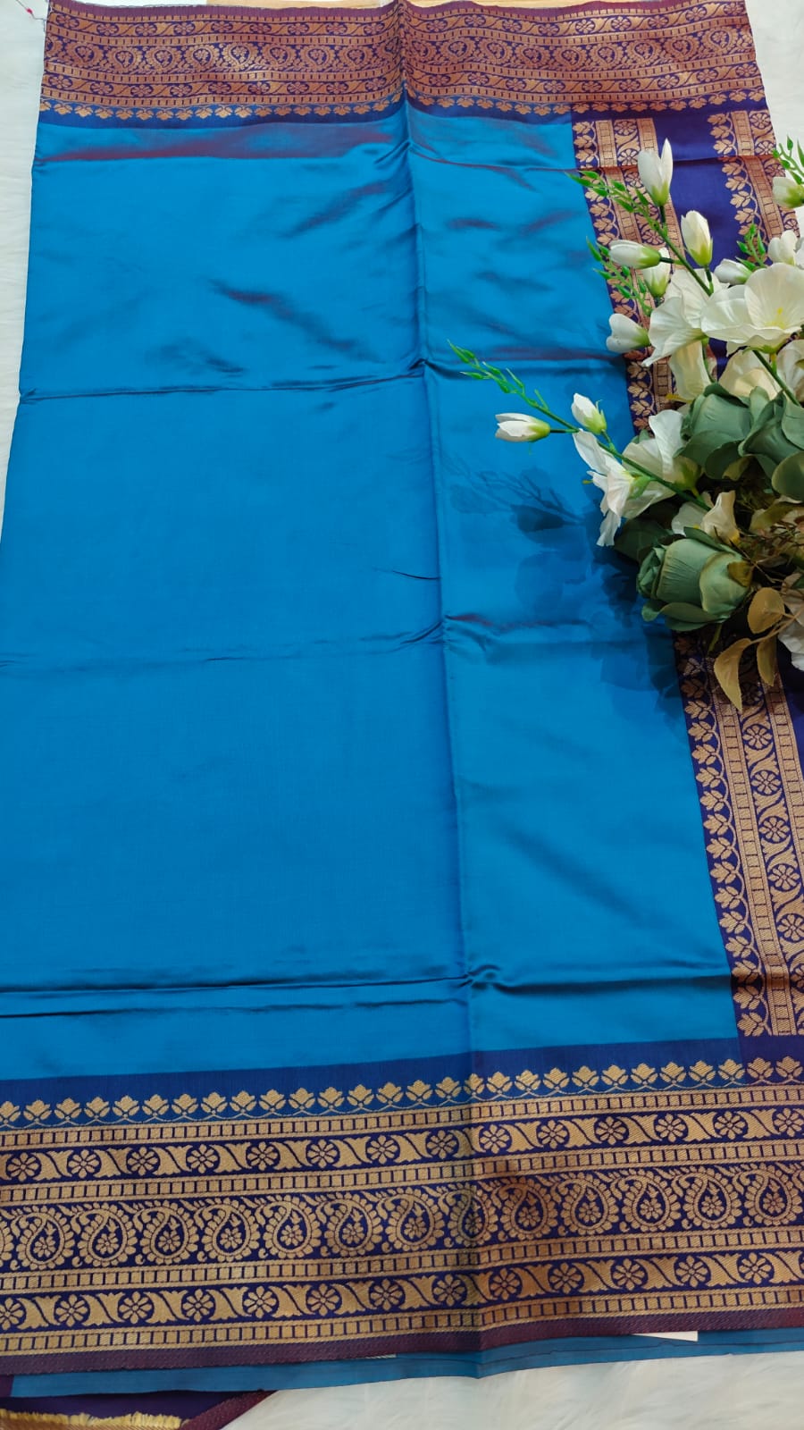 Vintage Style Navy Blue & Wine Dual Shaded Soft Lichi Semi Silk Saree