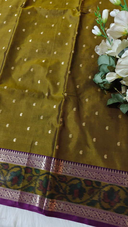 Dual Shade Mehendhi Green Semi Soft Silk Saree With Pochampally Print